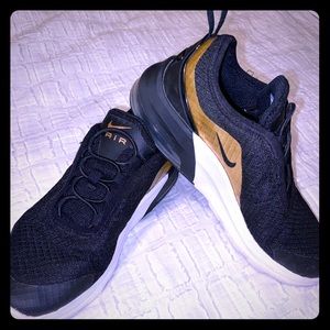 Girls size 1 Nike tennis shoes